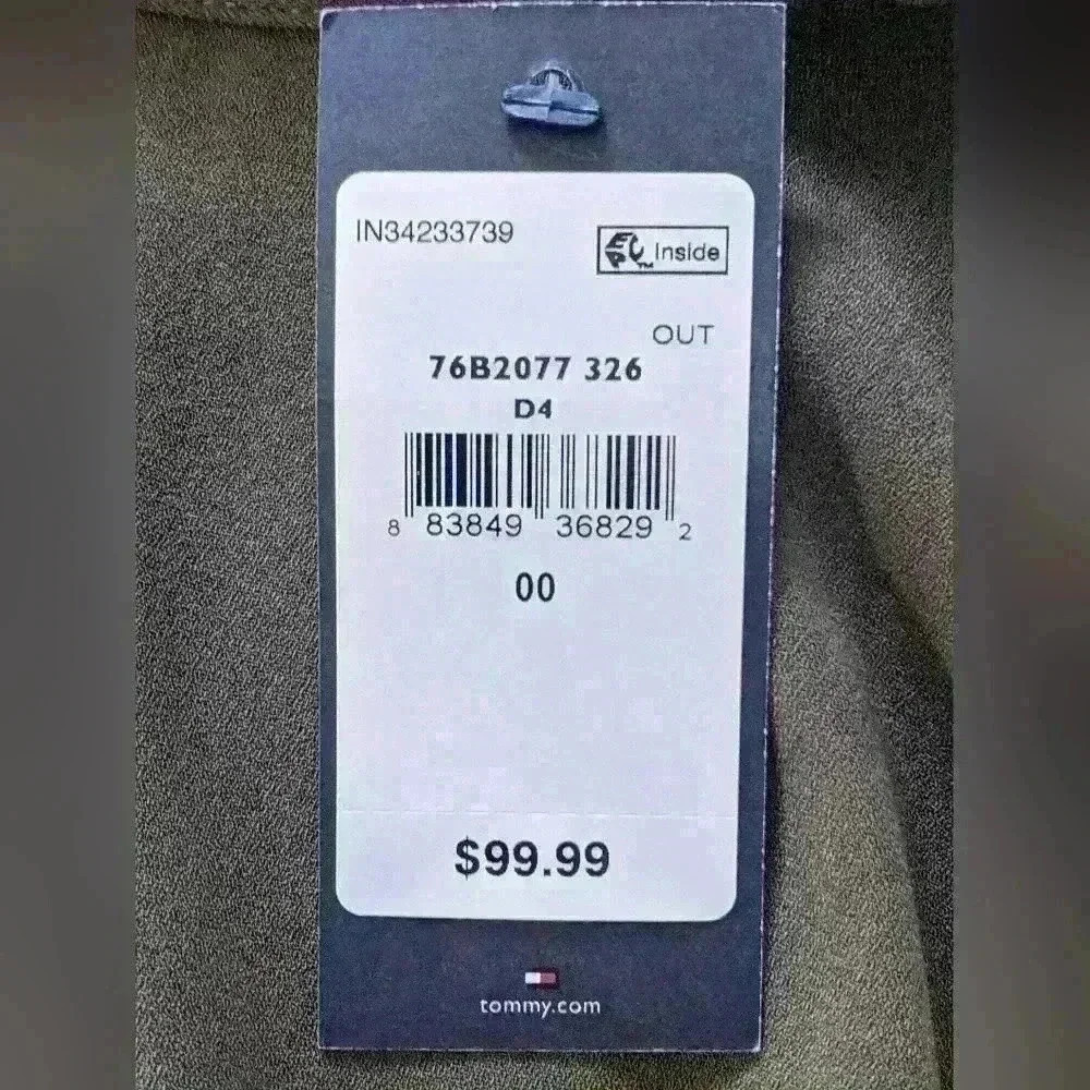 *NEW* TOMMY HILFIGER ROMPER. - Picture 4 of 4